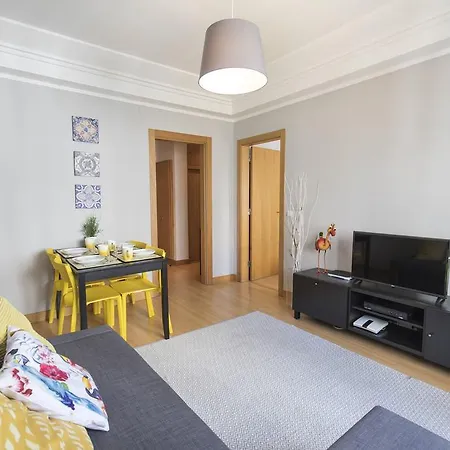 Lovelystay - Charming Marques Flat Apartment *