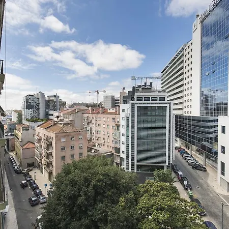 Lovelystay - Charming Marques Flat Apartment
